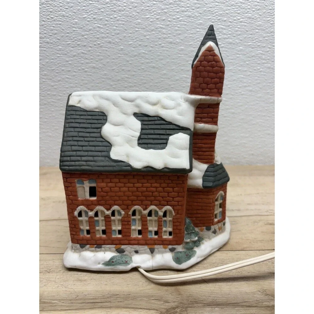 Vtg 1992 Summit Collection Lighted Hand Painted Porcelain Victorian Church